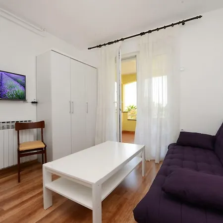 Krebel Apartment
